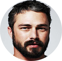 Visage d'homme barbu